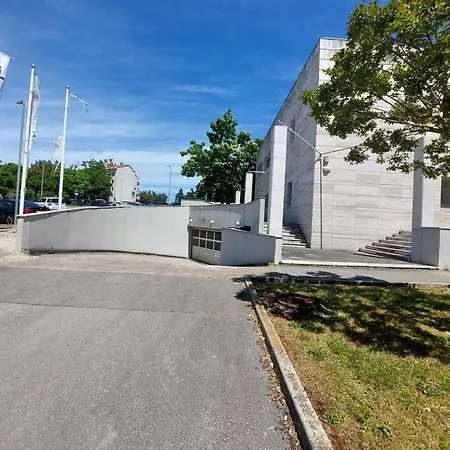 App Olive Old Town アパート ポレッチ